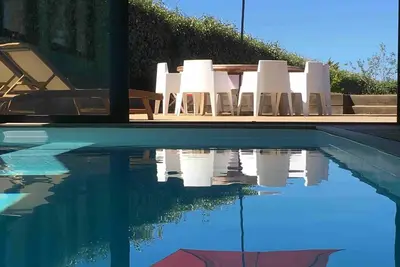 Image de Magnifique Villa 250 M2 Bord De Mer Vue Mer Piscine INTÉRIEURE Plage Bretagne