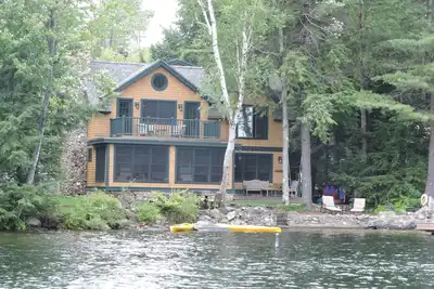 Image de Lake Sunapee Water Front Luxury Timber Home, Ă quelques minutes de Mnt Sunapee, pour 11 personnes