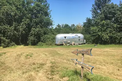Bullet Airstream des années 1960 récemment rénové pour une escapade de luxe
