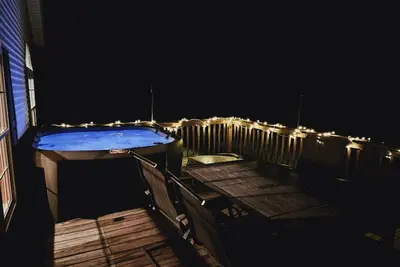Image de Grande Cabine Ciel! La cabine la plus grande et la plus privée de la Southern Wine Trail Il!