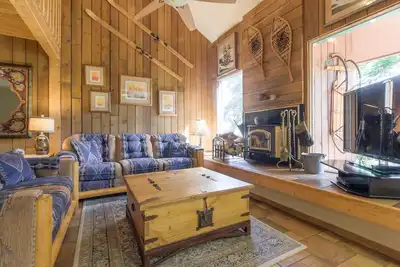 Image de Condo, Aspens 5b, Cheminée, Wifi, Balcon, Télévision par câble, Barbecue communautaire,