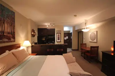 Image de Studio confortable à Silver Rock Condominium