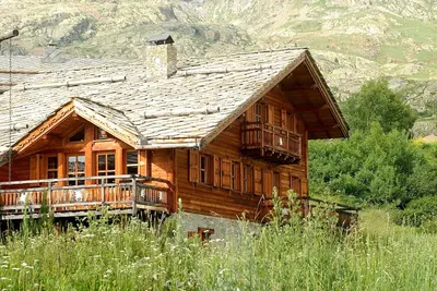 Image de Super endroit! Beau Chalet spacieux avec Wi-Fi Gratuit, Retour aux skis