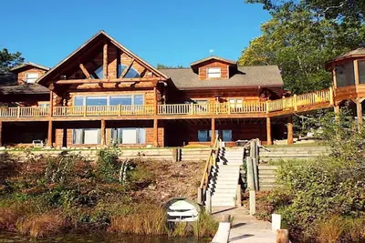 Image de Northern Serenity au Rustic White Stag Lodge
