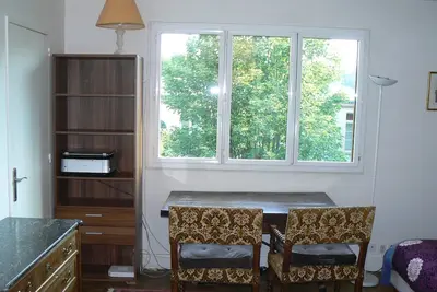 Image de Studio très calme, entre Paris et Versailles, près gare Sncf Ville d'Avray.