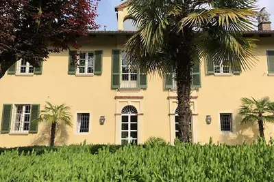Image de Appartement à Villa del 700 à Turin avec Terrasse et Jardin
