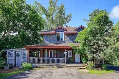 Image de Residence riveraine au bord de l'eau près de Montréal le paradis