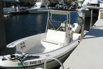 Image de Waterfront Condo avec bateau; Idéal pour les familles, la pêche, la plongée et les croisières!
