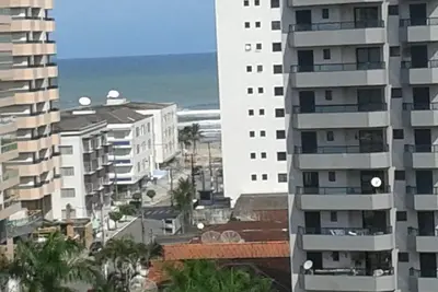 Image de Belle Ap pour 7 personnes w / suite, balcon, protection d'écran, garag, wi-fi et kit de plage