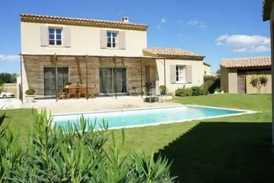 Image de Jolie maison au porte du Luberon avec piscine privée