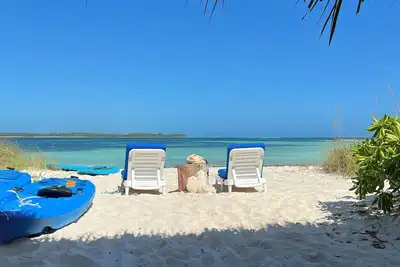 Image de Sable rose, eau turquoise - escapade en bord de mer