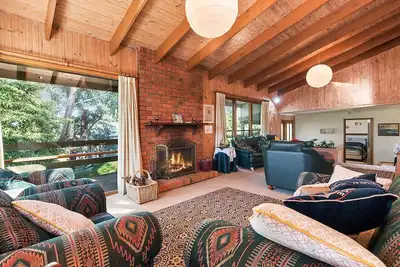 Lochys Rest - Apollo Bay, Vic