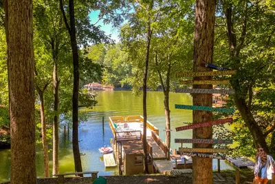 Image de 2. 5 acres boisés sur une crique calme en eau profonde - créez de bons souvenirs de vacances