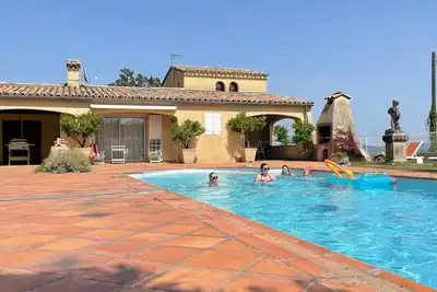 Image de Villa Lazuel, avec jardin clos et piscine privée chauffée. Vue panoramique