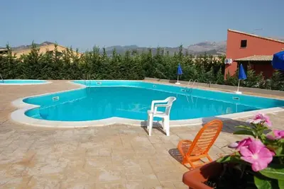 Image de Villa avec piscine près de la mer