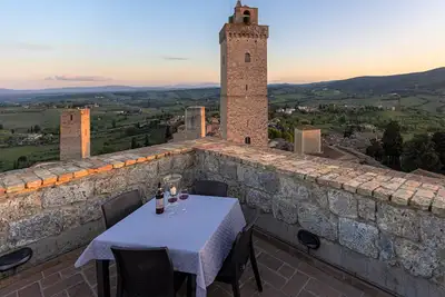 Image de Torre Salvucci - Tour originale du XIISec à San Gimignano / terrasse avec vue sur la ville