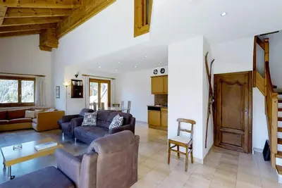 Image de Appartement calme, spacieux et lumineux de 3 ½ chambres sur deux étages au 3ᵉ ét