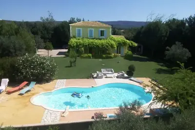 Image de Magnifique Bastide provençale sur un immense terrain à 1 min du golf