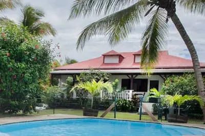 Image de Charmant logement 4 chambres climatisées avec piscine privée