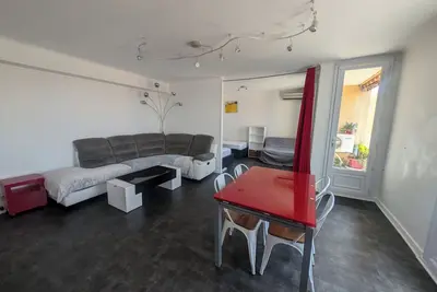 Image de Appartement de 58m2 Ă St Raphael-600m de la plage et de la gare parking gratuit