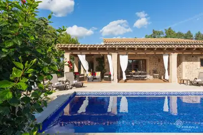 Son March - Spectaculaire villa avec piscine et jardin à la périphérie de sa Pobla