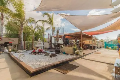 Image de Paradise Mansion! Vacances avec accès à l'arrière-cour du canal