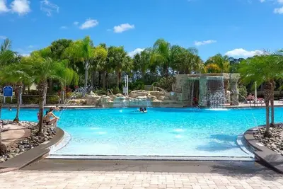 Image de Bord de l'eau Gated! ! ! À Voir! ! Magnifique Townhome, décoré par des professionnels