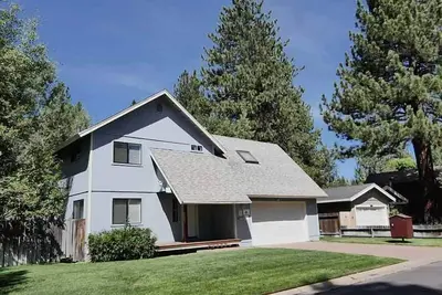 Image de Maison familiale spacieuse près de la piste cyclable - Spa privatif, Wi-Fi, 8 couchages -930rt ~