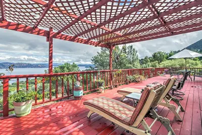 Image de Spacieux Kelseyville Home w / Large Lakefront Deck!