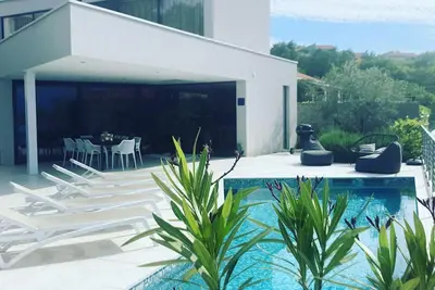 Image de Nouvelle villa de luxe moderne avec vue sur la mer et piscine privée à Klimno *****