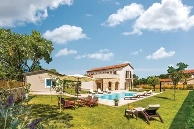 Image de Villa San Kirin ***** Olivia, cinq étoiles avec Whirlpool, Sauna, billard. . .