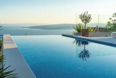 Image de Nouveau Villa de luxe moderne avec une vue imprenable