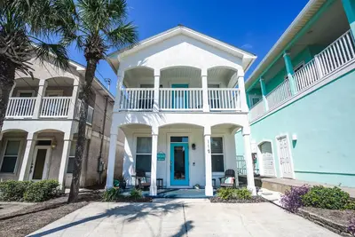 Image de Grande maison privée à l'extrémité ouest du Pcb - Près de 30a - 200 pas de la plage