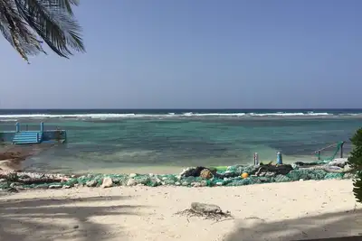 Image de 2 chambres sur la plage avec terrasse - Snorkelers & Divers Paradise-Cayman Brac