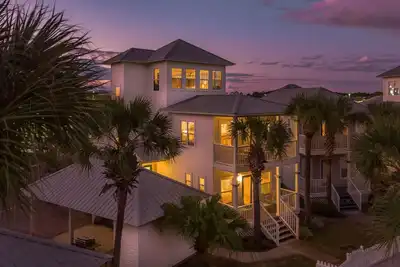 Image de Sandy Bottoms - Miramar Beach, Piscine Communautaire Chauffée, Service de Plage Gratuit!
