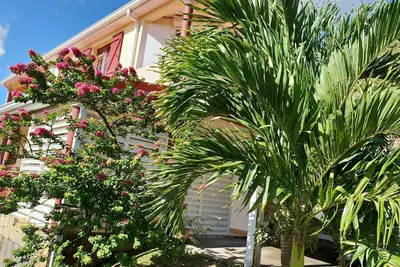 Appartement F3 calme, bien ventilé avec vue mer