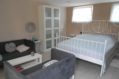 Image de Petit appartement avec une entrée séparée,
