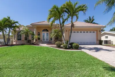 La vie de loisir au Yacht Club, l'un des endroits les plus recherchés de Cape Coral