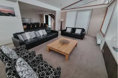 Image de Beach Haven - Le luxe absolu dans un emplacement fabuleux.