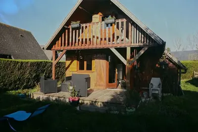 Image de Chalet avec piscine chauffée, tennis et jardin clos, à 1700m de la plage de Cabourg
