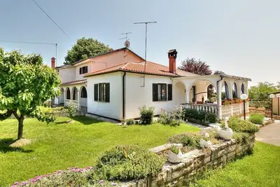 Image de PARADINOVIĆ maison avec appartements / Paradinović1 Appartement