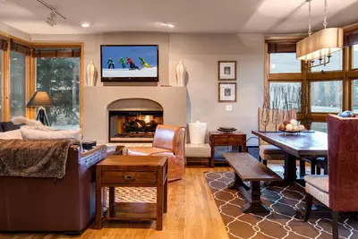 Image de Chalet de ski Empire, base de la station, pour 14 personnes!