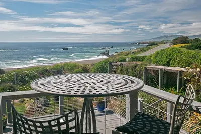 Image de Propriété en bord de mer magique dans la baie de Bodega. . Ça ne va pas mieux que ça! !
