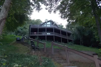 Image de Maison privée au bord du lac avec Internet, nouveau quai couvert! . Calme tranquille