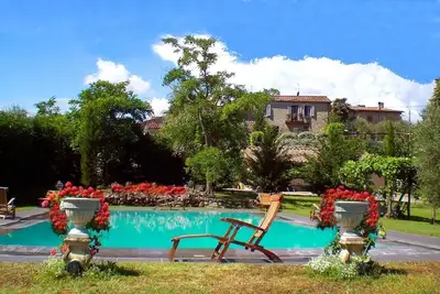 Image de Toscane Luxury Spacious Villa Piscine privée Wi-Fi gratuit près de Siena Family Frendly