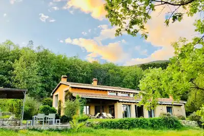 Image de Maison de l'histoire avec gredos village de montagne