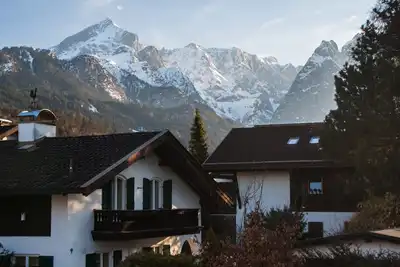 Panorama - vue sur la montagne, ensoleillé, confortable, 100 m2, généreux