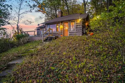 Image de Charmante cabine du lac Michigan, superbes vues sur le pont et accès à la plage privée