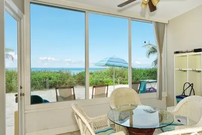 Image de Suite rez-de-chaussée en front de mer - Récemment rénové - Wifi, Hdtv