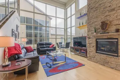 Image de Lofts - 6c - À travers Giant Steps 2 Br + / 2. 5Bath. 8 personnes